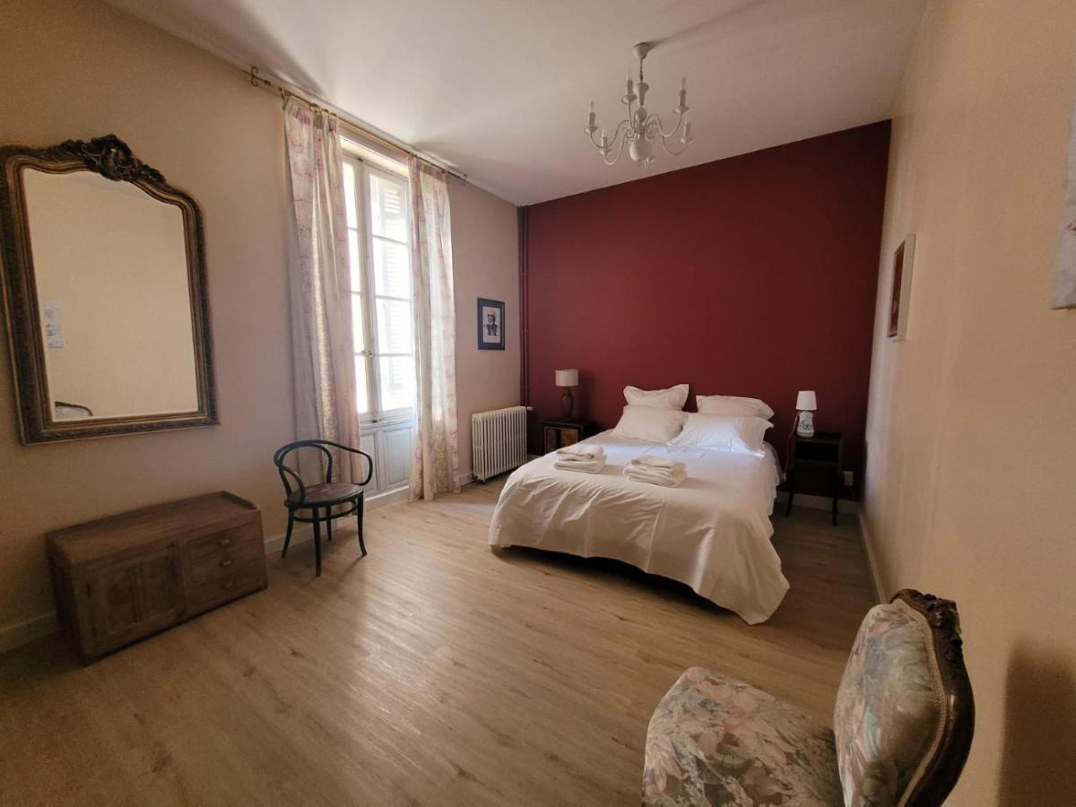 Domaine De Pladuc Bed and Breakfast Lachaise Rum bild